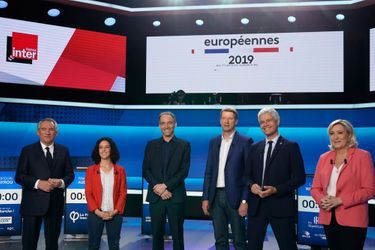Le débat de France 2 réunissait mercredi soir François Bayrou, Manon Aubry, Raphaël Glucksmann, Yannick Jadot,  Laurent Wauquiez et Marine Le Pen.
