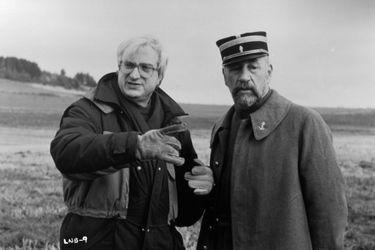 Bertrand Tavernier et Philippe Noiret sur le tournage de "La Vie et rien d'autre" en 1989.