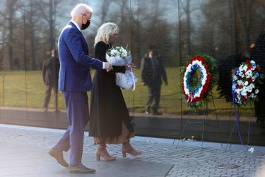 Joe et Jill Biden ont rendu hommage aux soldats américains décédés durant la guerre du Vietnam, le 29 mars 2021.