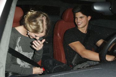 Taylor Swift et Taylor Lautner (ici à Los Angeles en octobre 2009) ont été ensemble pendant deux mois fin 2009