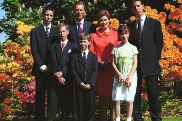 La princesse Alexandra de Luxembourg, avec ses parents et ses frères, le 14 mai 2000