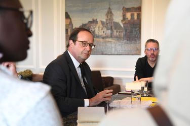 François Hollande lors d'une rencontre avec des familles de djihadistes, mardi à Paris.