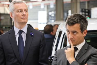 Bruno Le Maire et Gérald Darmanin, à Maubeuge dans une usine Renault, en novembre 2018. 
