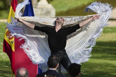 La danseur et chorégraphe Rubén Olmo lors de la cérémonie  en reconnaissance et en mémoire de toutes les victimes du terrorisme, présidée par le roi Felipe VI et la reine Letizia d&#039;Espagne, à Madrid le 11 mars 2021