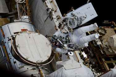 Les Américains Victor Glover et Mike Hopkins sont sortis de la Station spatiale internationale (ISS) à deux reprises pour effectuer des opérations de maintenance.