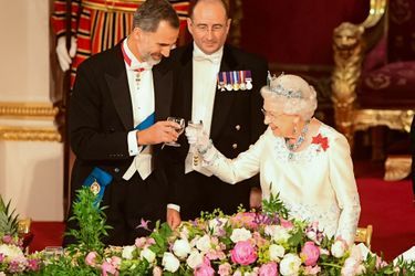 Le roi Felipe VI d'Espagne et la reine Elizabeth II d'Angleterre lors de la visite d'Etat du couple royal espagnol au Royaume-Uni, le 13 juillet 2017