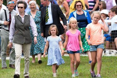La princesse Anne et les trois plus grandes de ses quatre petites-filles Mia Tindall, Isla et Savannah Phillips, le 3 août 2019