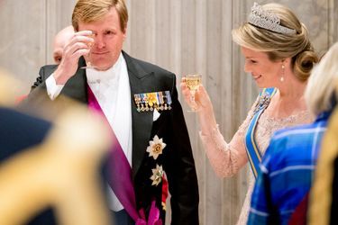 Le roi Willem-Alexander et la reine des Belges Mathilde lors de la visite d'Etat du couple royal belge aux Pays-Bas, le 28 novembre 2016