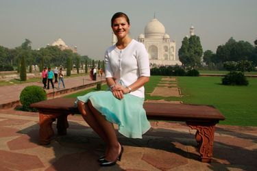 La princesse héritière Victoria de Suède au Taj Mahal à Agra en Inde, le 19 octobre 2008