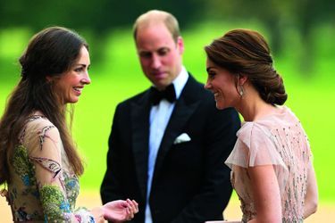 Face à William, Kate et Rose Hanbury, la marquise de Cholmondeley, que la duchesse aurait appelée sa « rivale de la campagne », dans le Norfolk, le 22 juin 2016.