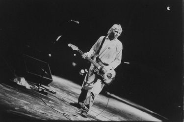 Kurt Cobain sur la scène du festival de Reading, en août 1992.