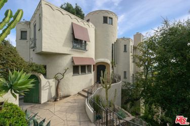 L'ancienne propriété de Marlon Brando à Hollywood Hills a été mise en vente au début de l'année 2021 pour 4,295 millions de dollars