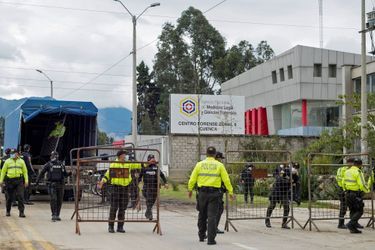 Devant la prison de Cuenca, en Equateur, le 23 février 2021.
