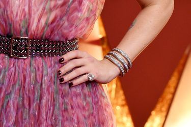 Scarlett Johansson (en robe Azzedine Alaïa et bijoux Fred Leighton) aux Oscars 2017