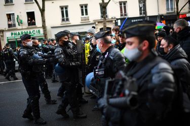 Samedi à Paris, dans le cortège de la manifestation contre la loi &quot;Sécurité globale&quot;.
