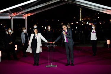 Anne Hidalgo, jeudi lors du lancement d'Octobre Rose avec l'illumination en rose de la Tour Eiffel. 