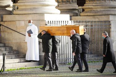 Les obsèques de l'ancienne ministre Marielle de Sarnez se sont déroulées ce lundi en l'église Saint-Sulpice à Paris. 