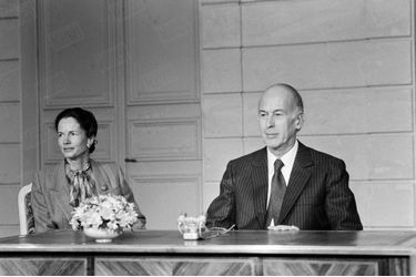 Anne-Aymone et Valéry Giscard d'Estaing lors de l'annonce du président de sa candidature pour un second mandat à l'Elysée, en mars 1981.