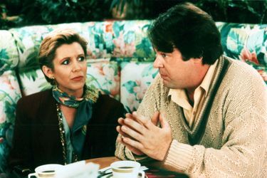 Carrie Fisher et Dan Aykroyd se sont rencontrés en 1978 sur le plateau du «SNL». Ils ont collaboré ensuite dans les film «Les Blues Brothers» (1980), où ils sont tombés amoureux. Brièvement fiancés, ils ont rompu quelque temps plus tard lorsque l'actrice l'a quitté pour le chanteur Paul Simon, avec lequel elle avait été mariée entre 1983 et 1984. Ils étaient toutefois restés amis, ayant travaillé à nouveau ensemble dans «Ma vie est une comédie» (1992).