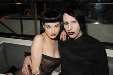 Dita Von Teese et Marilyn Manson à l&#039;inauguratio d&#039;un restaurant à New York en mai 2006