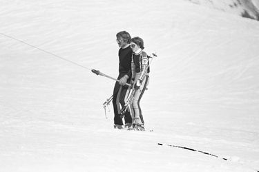 James et Robert Redford à Gstaad en mars 1977