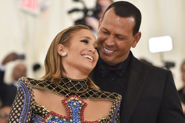 Jennifer Lopez et Alex Rodriguez en mai 2018 au gala du MET  à New York. 