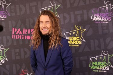 Julien Doré aux NRJ Music Awards à Boulogne-Billancourt le 5 décembre 2020