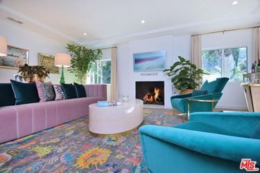 La maison de Cara Delevingne à Hollywood Hills, achetée avec sa soeur Poppy, a été mise en vente en février 2021 pour 3,75 millions de dollars 