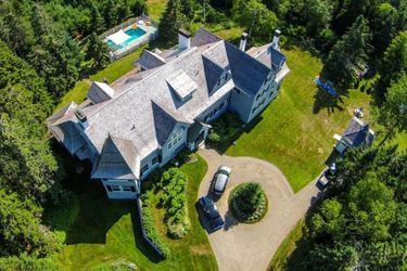 La propriété de John Travolta dans le Maine a été mise en vente en février 2021 pour 5 millions de dollars