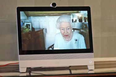La reine Elizabeth II reçoit virtuellement l&#039;ambassadeur du Timor-Leste à Buckingham Palace depuis son château de Windsor, le 4 décembre 2020