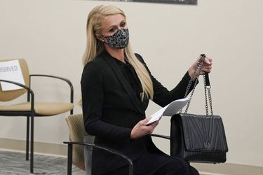 Paris Hilton évoque les abus qu&#039;elle a subis dans un pensionnat de l&#039;Utah lorsqu&#039;elle était adolescente lors d&#039;une audition au Capitole de l&#039;État de l&#039;Utah le 8 février 2021