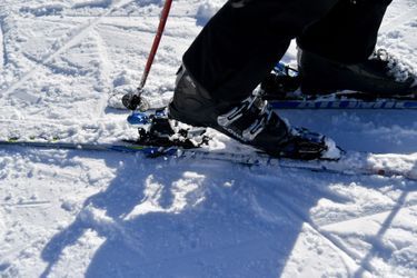 Un adolescent a trouvé la mort sur un domaine skiable de Haute-Savoie en percutant un poteau. (image d&#039;illustration)