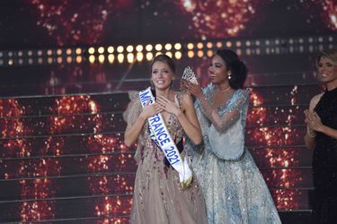 Amandine Petit, Miss Normandie, élue Miss France 2021