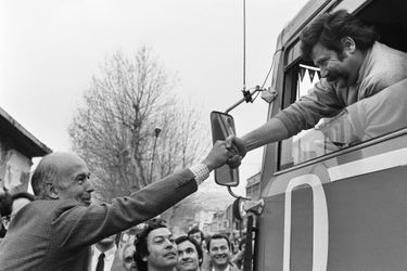 Valéry Giscard d'Estaing fait campagne à Marseille pour soutenir Jean-Claude Gaudin aux élections municipales, en février 1983.