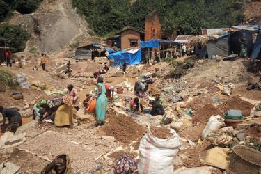 Dans la mine d'or artisanale de Kamituga, en République démocratique du Congo, en mai 2019.