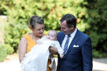 Le prince Charles de Luxembourg avec ses parents le grand-duc héritier Guillaume et la grande-duchesse héritière Stéphanie à l'abbaye de Clervaux, le 19 septembre 2020