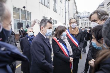 Gérald Darmanin, Anne Hidalgo et Riss, directeur de «Charlie Hebdo». 