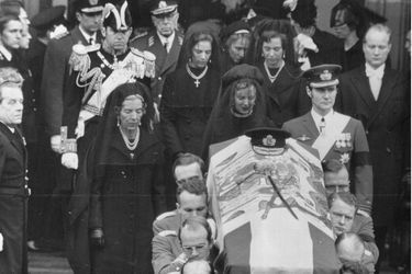 L'ex-reine Ingrid de Danemark, lors des obsèques de son mari le roi Frederik IX, le 24 janvier 1972