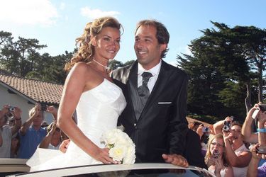 Ingrid Chauvin et Thierry Peythieu le jour de leur mariage à Lège-Cap-Ferret le 27 août 2011