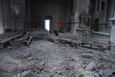 Dégâts à l&#039;intérieur de la cathédrale Ghazanchetsots à Shushi, dans le Nagorny Karabakh, le 8 octobre 2020.