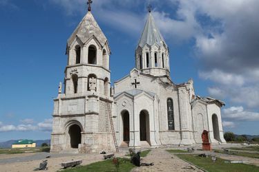 Dégâts de la cathédrale Ghazanchetsots à Shushi, dans le Nagorny Karabakh, le 8 octobre 2020.