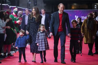 Kate et William avec leurs enfants Louis, Charlotte et George au London&#039;s Palladium Theatre le 11 décembre 2020 