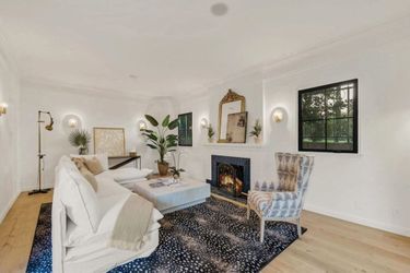La dernière maison de Naya Rivera, située dans le quartier de Los Feliz à Los Angeles, a été mise en vente en janvier 2021 pour près de 2,7 millions de dollars