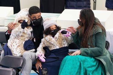Meena Harris, la nièce de Kamala Harris, avec son mari Nick et leurs filles au Capitole, le 20 janvier 2021.