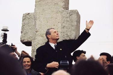 L'ex-roi Michel de Roumanie, le 1er mars 1997, lors de son retour en Roumanie
