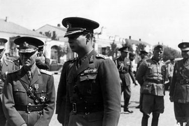 Le roi Michel de Roumanie, avec le Premier ministre roumain Ion Antonescu et le général allemand Ewald à Odessa en septembre 1941