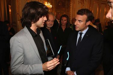 A l’Elysée avec Emmanuel Macron et Jacques Attali, lors du Global Positive Forum de 2017. 
