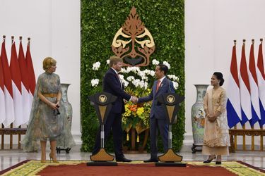 La reine Maxima et le roi Willem-Alexander des Pays-Bas avec le président indonésien Joko Widodo et sa femme Iriana à Jakarta, le 10 mars 2020