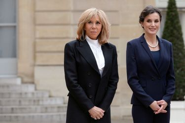 La reine Letizia d&#039;Espagne avec Brigitte Macron au Palais de l&#039;Elysée à Paris, le 11 mars 2020