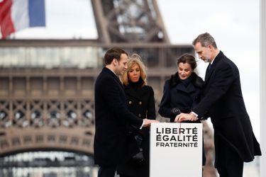 La reine Letizia et le roi Felipe VI d&#039;Espagne avec Brigitte et Emmanuel Macron au Trocadéro à Paris, le 11 mars 2020